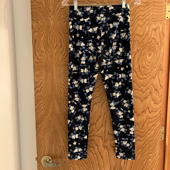 💕 The Disney Collection by LuLaRoe Size O/S Bundle - Picture 3 of 8